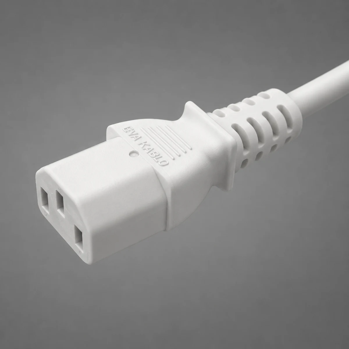 EVA 06 10 A Type C13 dişi konnektörlü güç kablosu görseli 2