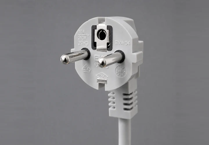 EVA 04 — 16 A Type E Dual-Earth Plug